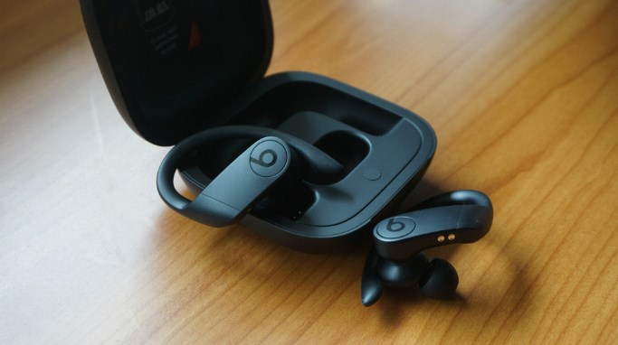how to connect wireless earbuds to phone