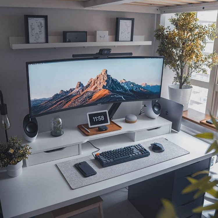 desk setup