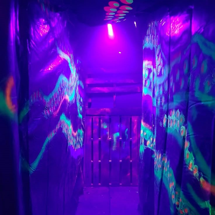 glow in the dark spray paint