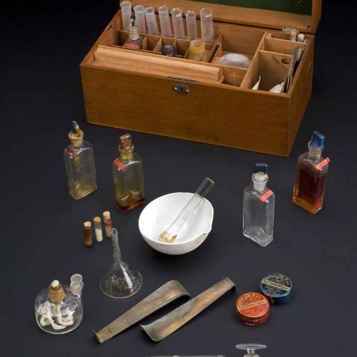 biology lab equipment