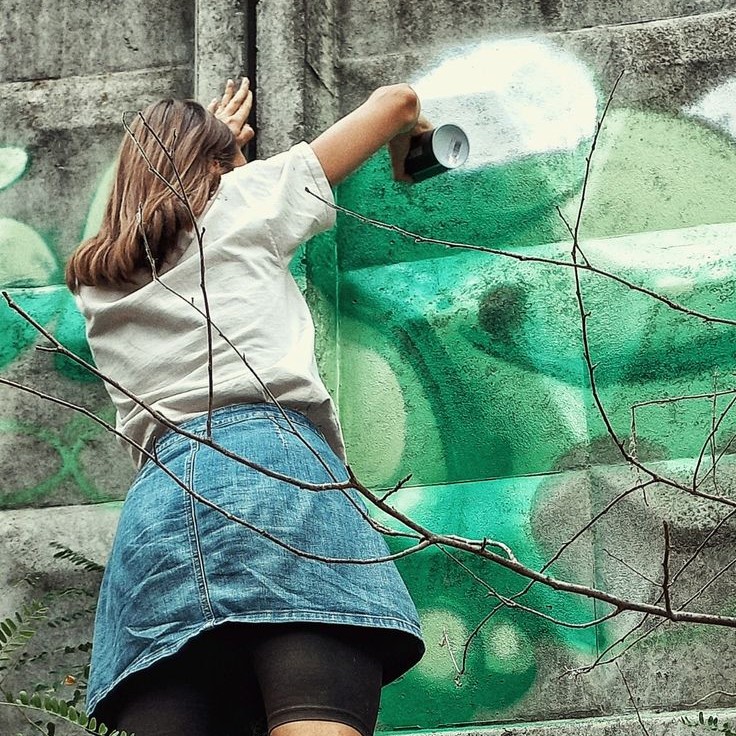 graffiti spray paint
