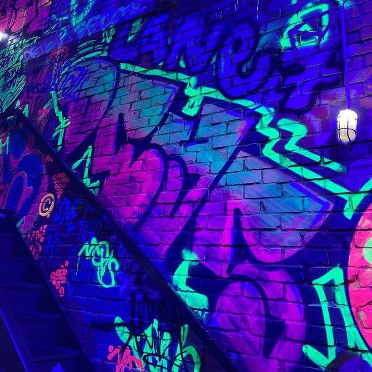 glow in the dark spray paint