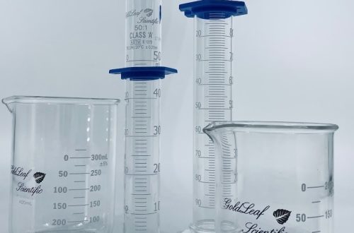 beaker vs graduated cylinder