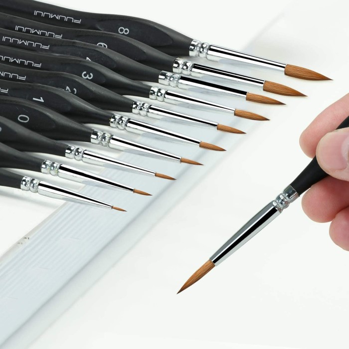 miniature painting brushes