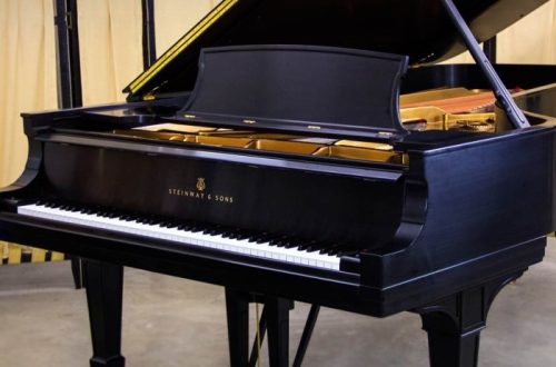 how much does a piano weigh