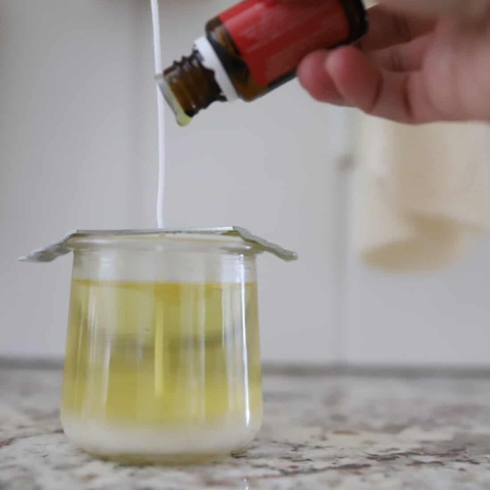 how much essential oil to add to candle