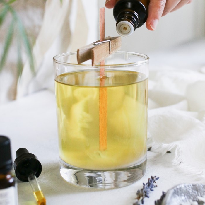 how much essential oil to add to candle