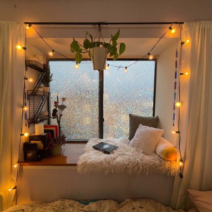 bedroom cozy reading nook