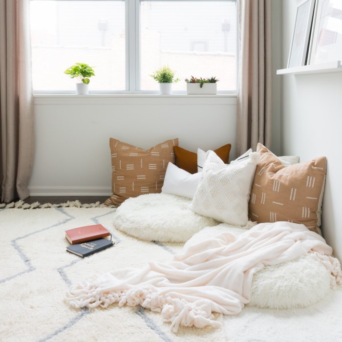 bedroom cozy reading nook