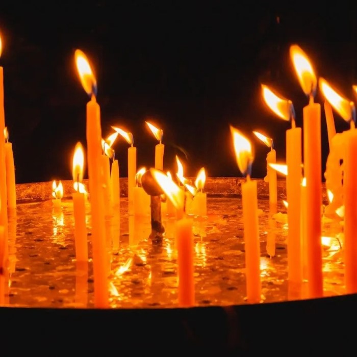 why is my candle flickering