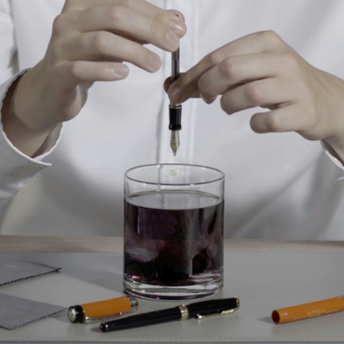 how to clean fountain pen