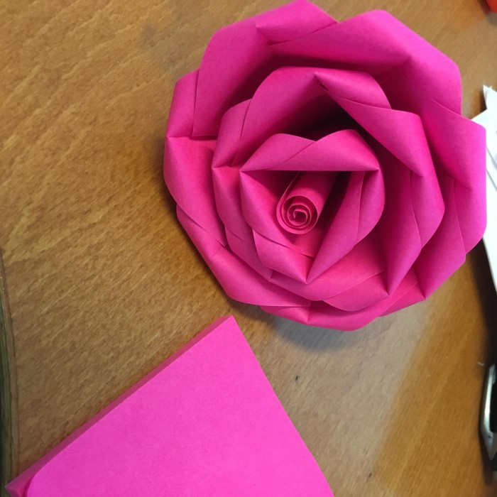 sticky note origami flower