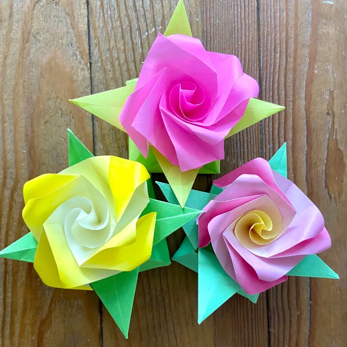 sticky note origami flower