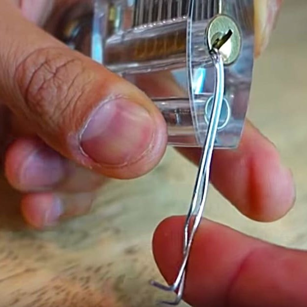 how to pick a lock with paper clip