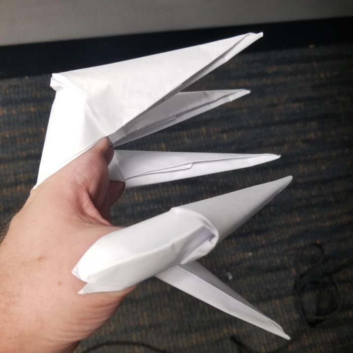 how to make a paper claw